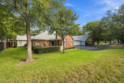 1002 Bridges Drive, Arlington TX 76012 - Photo 3