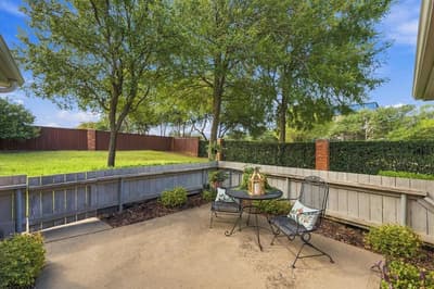 1002 Bridges Drive, Arlington TX 76012 - Photo 5