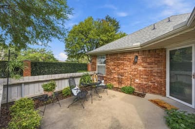 1002 Bridges Drive, Arlington TX 76012 - Photo 4
