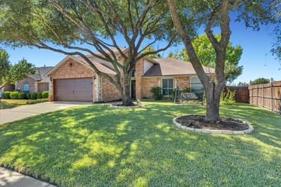 4600 Valleyview Drive, Mansfield TX 76063 - Photo 2