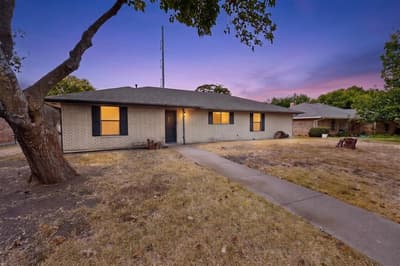214 Buffalo Creek Drive, Waxahachie TX 75165