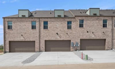 621 Blue Ridge Drive, Mansfield TX 76063 - Photo 2