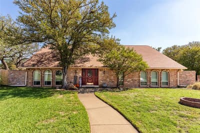 1803 Arrowhead Drive, Pantego TX 76013