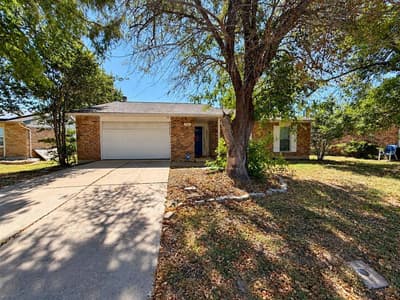 305 S Willow Street, Mansfield TX 76063 - Photo 3