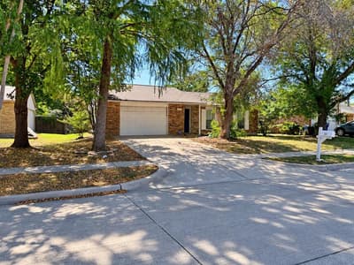 305 S Willow Street, Mansfield TX 76063