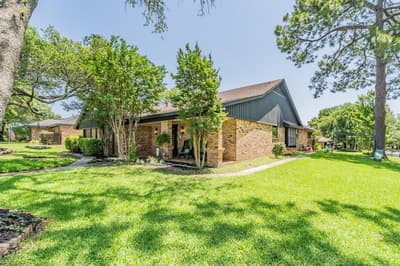 2211 Midhurst Drive, Arlington TX 76013 - Photo 2