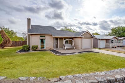 507 Heather Drive, Granbury TX 76048 - Photo 2