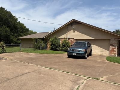 200 Windridge Trail, Burleson TX 76028 - Photo 3
