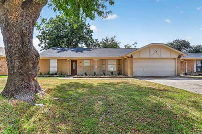 1016 Westminster Lane, Mansfield TX 76063