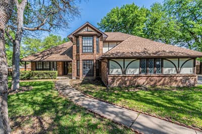 8801 Sylvan Court, Fort Worth TX 76120 - Photo 4