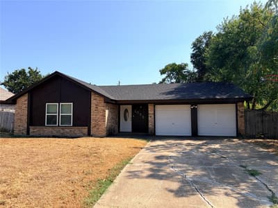 1025 Fox River Lane, Fort Worth TX 76120