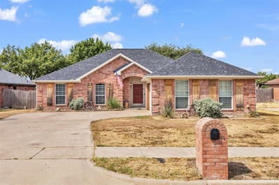 419 River Oaks Boulevard, Waxahachie TX 75165