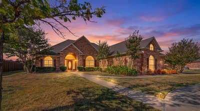 1198 E Oaklawn Drive, Talty TX 75160