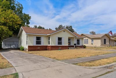 3513 Meadow Oaks Drive, Haltom City TX 76117 - Photo 2