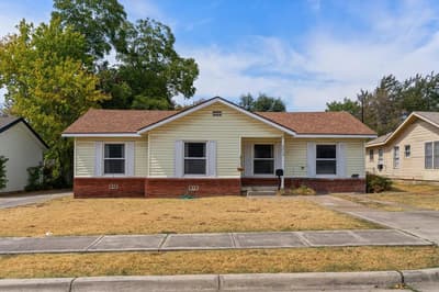 3513 Meadow Oaks Drive, Haltom City TX 76117