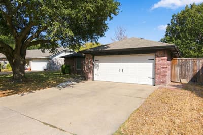 6832 Lyndale Drive, Watauga TX 76148 - Photo 2