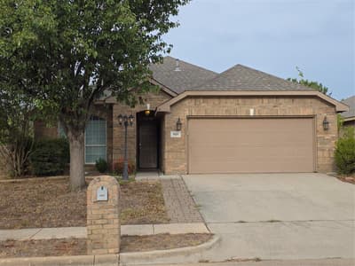 601 Crestview Court, Saginaw TX 76179 - Photo 3