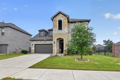 2814 Grand Lookout Lane, Arlington TX 76001 - Photo 2