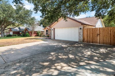 10712 Apache Drive, Waco TX 76712 - Photo 2
