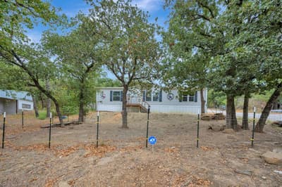 445 Lakeside Drive, Bowie TX 76230 - Photo 2