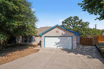 637 Oak View Court, Azle TX 76020 - Photo 2