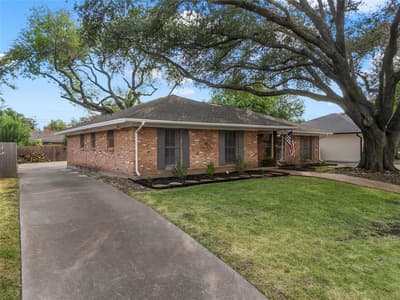 1712 Laurel Lake Drive, Waco TX 76710 - Photo 2