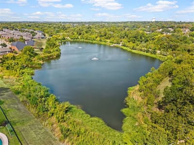 307 Park Haven Boulevard, Euless TX 76039 - Photo 5