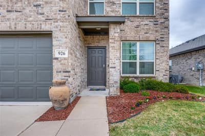 926 Hurstwood Drive, Van Alstyne TX 75495 - Photo 2