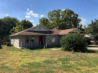 800 Maple Street, Howe TX 75459