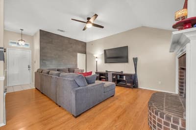 6608 Stetter Drive, Arlington TX 76001 - Photo 4