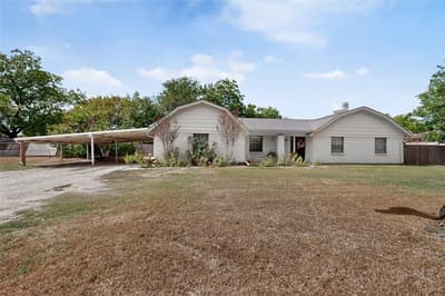 2060 Trailwood Drive W, Burleson TX 76028 - Photo 2