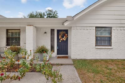 2060 Trailwood Drive W, Burleson TX 76028