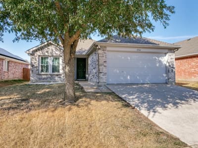 5714 Firethorn Drive, Dallas TX 75249 - Photo 2