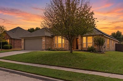 2402 Mallory Drive, Corinth TX 76210 - Photo 3