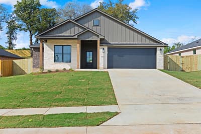 16514 Crossing Circle, Lindale TX 75771