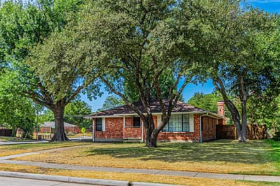 216 S Lois Lane, Richardson TX 75081 - Photo 2