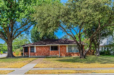 216 S Lois Lane, Richardson TX 75081