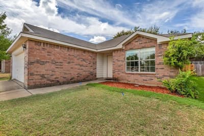 10333 Bear Hollow Drive, Fort Worth TX 76244 - Photo 3