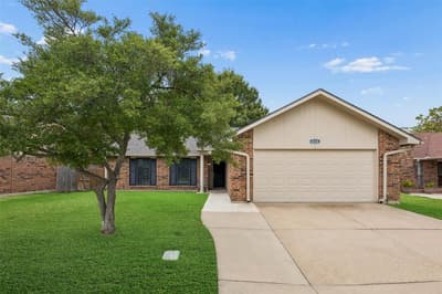 2312 Havenwood Drive, Arlington TX 76018 - Photo 3
