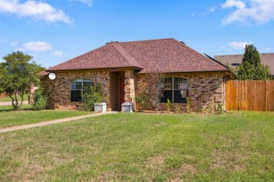 1015 Shelly Drive, Keene TX 76031 - Photo 2