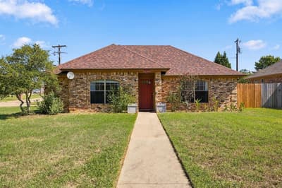 1015 Shelly Drive, Keene TX 76031