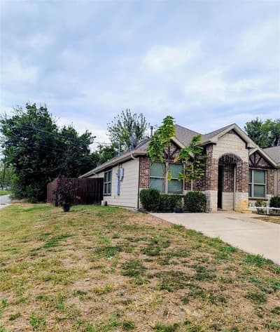 3201 Bois D Arc Street, Greenville TX 75401 - Photo 2