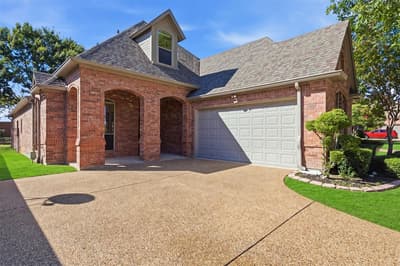 750 Village Green Drive, DeSoto TX 75115 - Photo 4