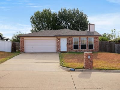 709 Basset Locke Drive, Fort Worth TX 76108