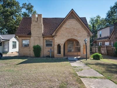 1215 N Confederate Avenue, Tyler TX 75702