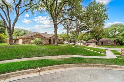 3804 Berkshire Court, Bedford TX 76021 - Photo 3