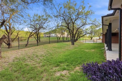 2541 Town View Drive, Cedar Hill TX 75104 - Photo 2