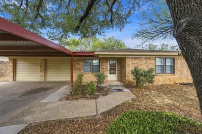 207 Cresthill Drive, Lacy Lakeview TX 76705