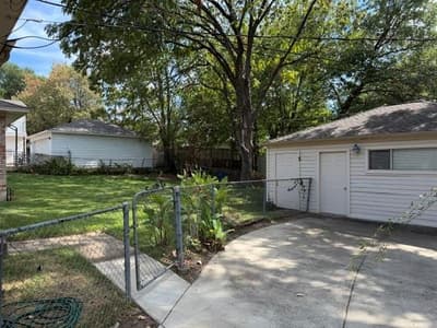 10106 Shadyview Drive, Dallas TX 75238 - Photo 2