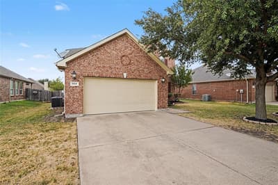 804 W Bend Boulevard, Burleson TX 76028 - Photo 3